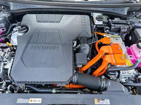 Certified 2025 Hyundai Elantra SEL image 14