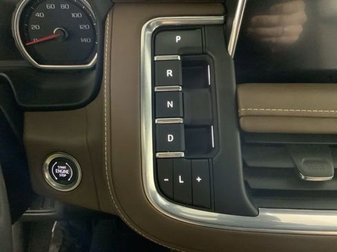 Used 2021 Chevrolet Suburban High Country w/ Premium Package image 29