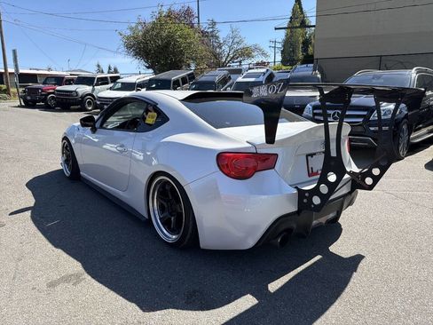 Used 2013 Scion FR-S RWD image 2