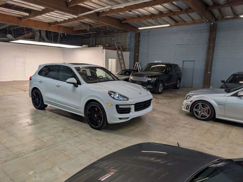 Used 2016 Porsche Cayenne GTS image 32