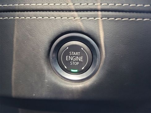 Used 2025 Cadillac Escalade ESV Sport Platinum image 29