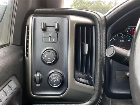 Used 2018 Chevrolet Silverado 1500 High Country AWD/4WD image 34