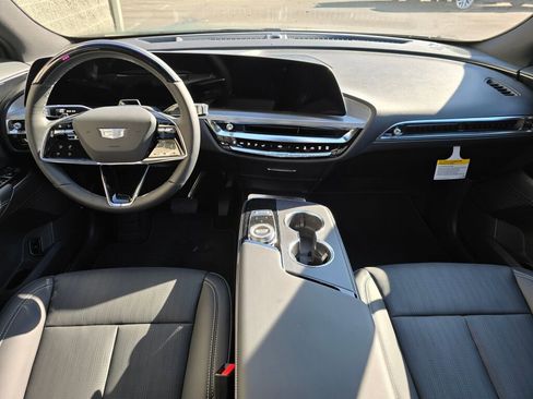 New 2026 Cadillac Lyriq Luxury image 18