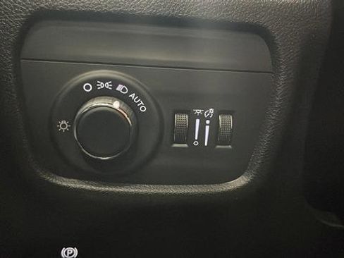 New 2026 Jeep Grand Cherokee Altitude image 39