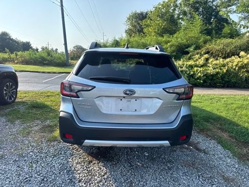 Used 2023 Subaru Outback Limited AWD/4WD image 5