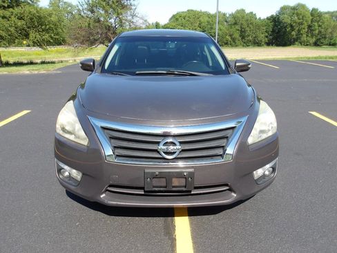 Used 2014 Nissan Altima 2.5 SL w/ Moonroof Package FWD image 3
