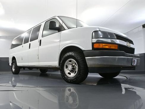 Used 2017 Chevrolet Express 3500 LT w/ LT Preferred Equipment Group RWD image 48