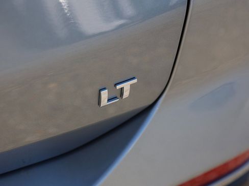 Used 2023 Chevrolet Equinox LT image 16