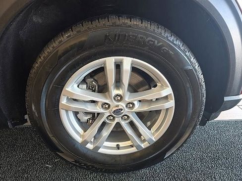 Used 2024 Ford Explorer XLT w/ Class IV Trailer Tow Package image 37