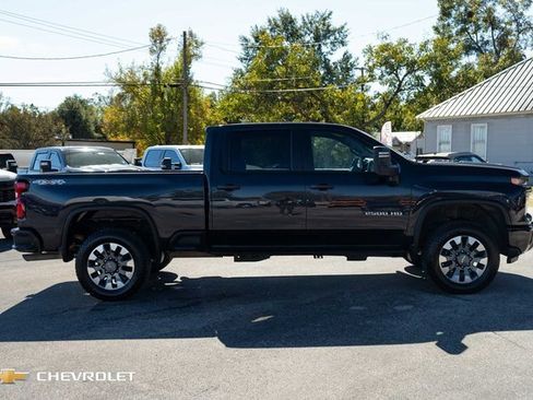 Used 2024 Chevrolet Silverado 2500 Custom w/ Custom Convenience Package image 4