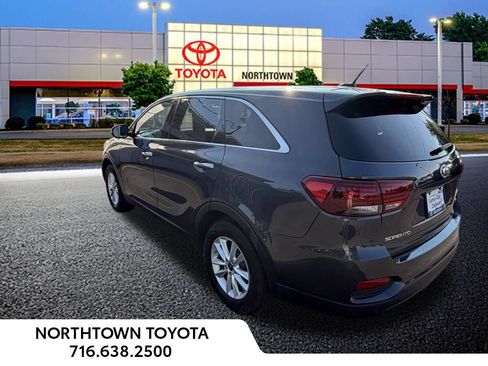 Used 2019 Kia Sorento FWD image 8