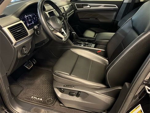 Certified 2022 Volkswagen Atlas SEL R-Line image 7