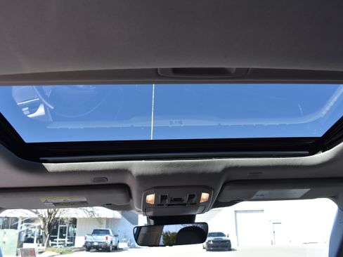 Used 2024 Toyota Highlander Limited image 29