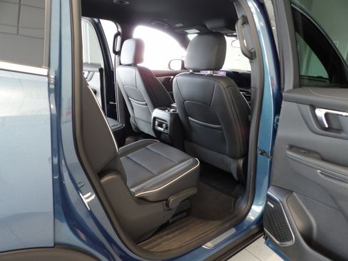 Used 2025 Buick Enclave Preferred image 24