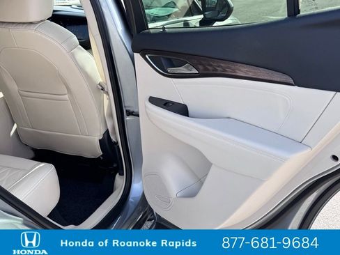 Used 2023 Buick Envision Avenir image 27