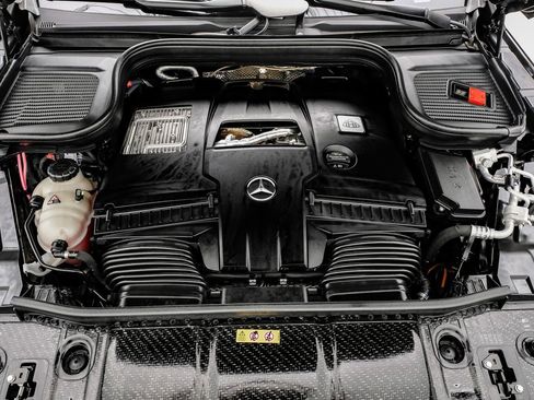 Used 2024 Mercedes-Benz Maybach GLS 600 4MATIC image 46