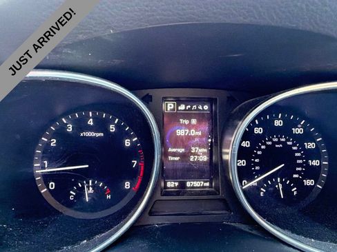 Used 2017 Hyundai Santa Fe Sport FWD image 12