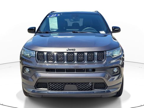 Used 2023 Jeep Compass Latitude AWD/4WD image 2
