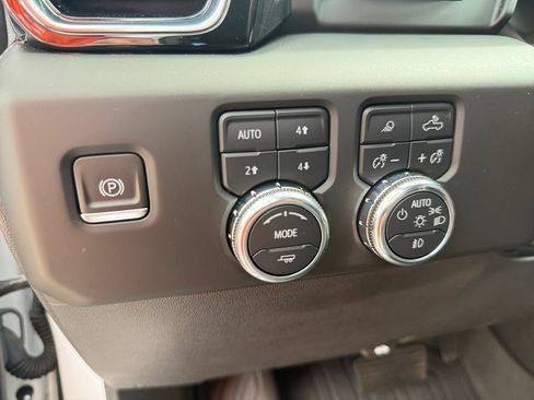 Used 2023 GMC Sierra 1500 Denali w/ Technology Package AWD/4WD image 16