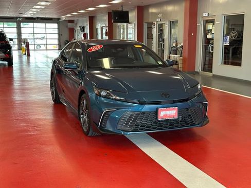 Used 2026 Toyota Camry SE w/ Multimedia Upgrade Package AWD/4WD image 2