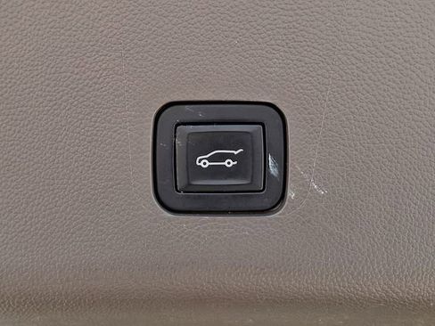 Used 2018 Chevrolet Traverse LT AWD/4WD image 30