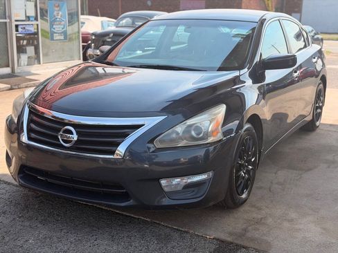 Used 2015 Nissan Altima 2.5 S w/ Power Driver Seat Package FWD image 4
