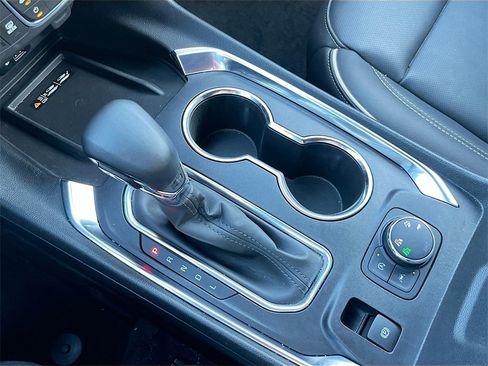 Used 2023 Chevrolet Traverse Premier w/ Redline Edition image 17