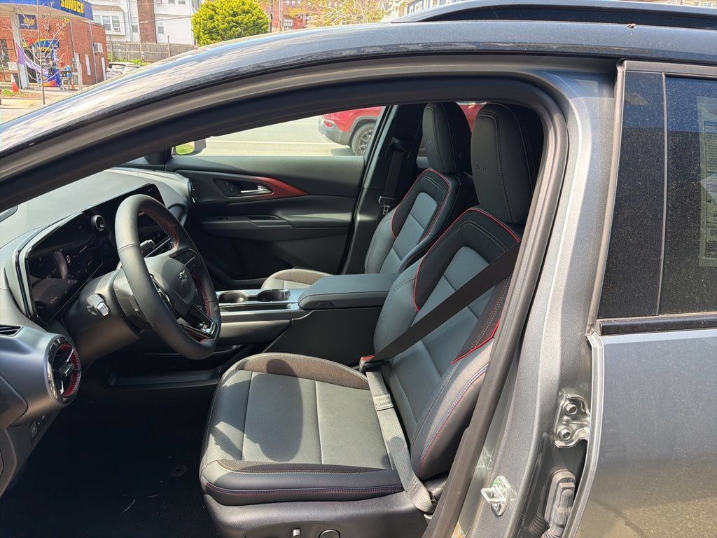 New 2026 Chevrolet Equinox EV RS AWD/4WD image 18