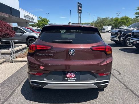 Used 2022 Buick Encore GX Select w/ Advanced Technology Package AWD/4WD image 4