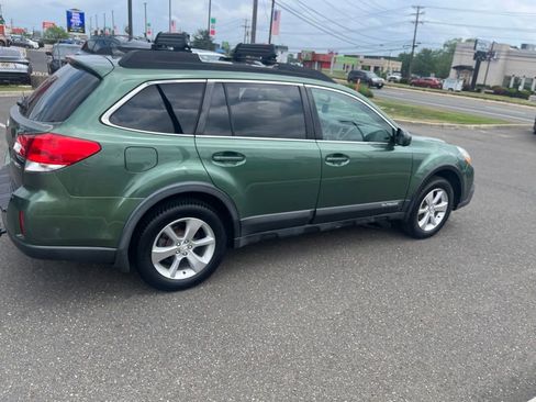 Used 2014 Subaru Outback 2.5i Limited AWD/4WD image 2