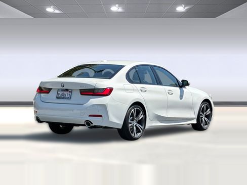 Used 2023 BMW 330i Sedan w/ Driving Assistance Package RWD image 9