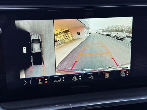 Used 2024 GMC Sierra 3500 Denali image 26