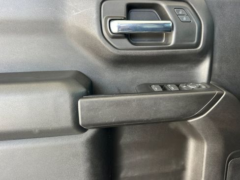 Used 2019 Chevrolet Silverado 1500 Custom Trail Boss w/ Custom Convenience Package AWD/4WD image 12