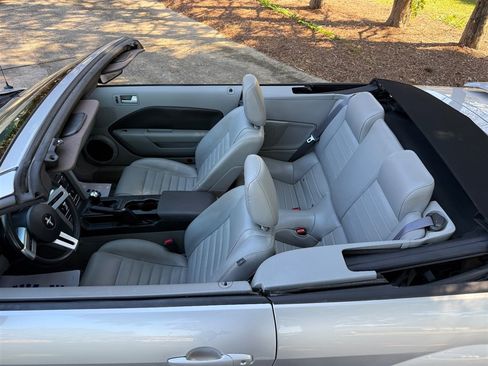 Used 2009 Ford Mustang GT RWD image 51