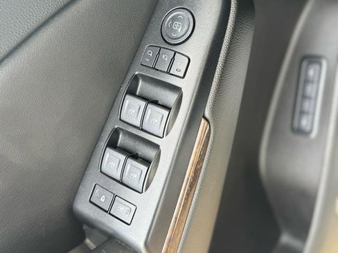 Used 2020 Chevrolet Suburban LT w/ RST Edition AWD/4WD image 14
