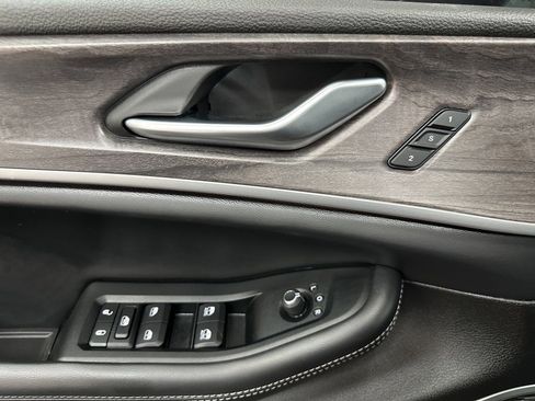 Used 2024 Jeep Grand Cherokee Limited 4xe image 20