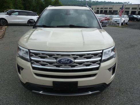 Used 2018 Ford Explorer XLT w/ Equipment Group 202A AWD/4WD image 2