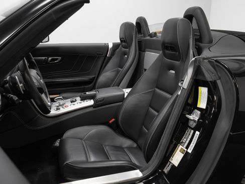 Used 2012 Mercedes-Benz SLS AMG Roadster image 6