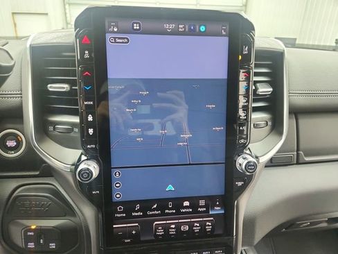 New 2026 RAM 2500 Laramie AWD/4WD image 24