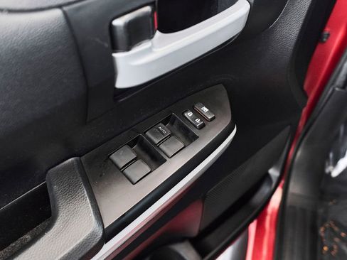 Used 2019 Toyota Tundra SR5 w/ SR5 Upgrade Package AWD/4WD image 19