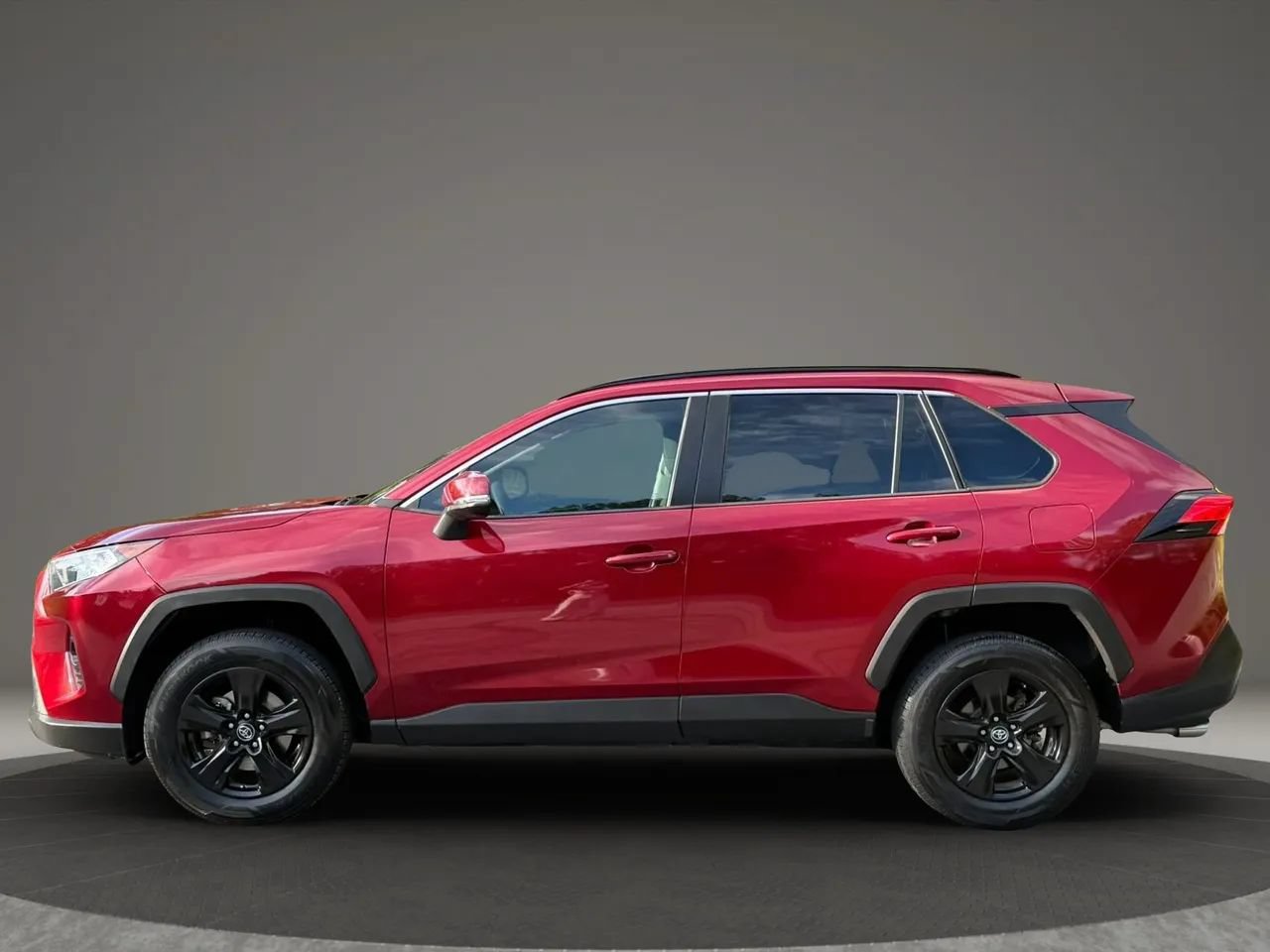 Used 2020 Toyota RAV4 XLE FWD image 7