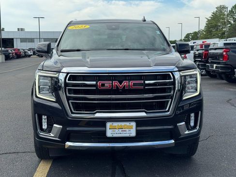 Certified 2023 GMC Yukon SLT w/ SLT Luxury Package AWD/4WD image 9