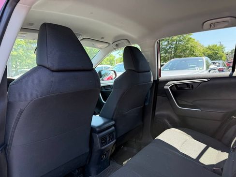 Used 2025 Toyota RAV4 LE AWD/4WD image 17