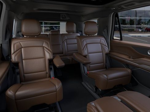 New 2026 Lincoln Navigator Reserve AWD/4WD image 11
