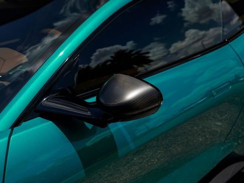 Used 2025 Aston Martin Vanquish RWD image 38