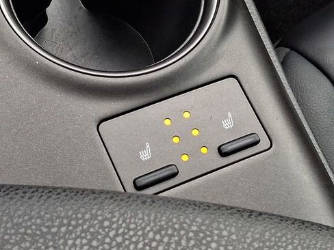 Used 2022 Toyota Camry XSE image 23