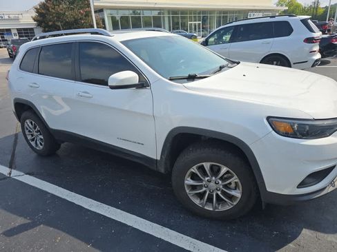 Used 2021 Jeep Cherokee Latitude Lux w/ Sun & Sound Group AWD/4WD image 2