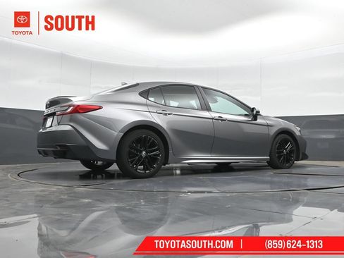 Used 2025 Toyota Camry SE FWD image 37