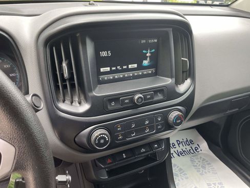 Used 2018 Chevrolet Colorado W/T w/ WT Convenience Package RWD image 11