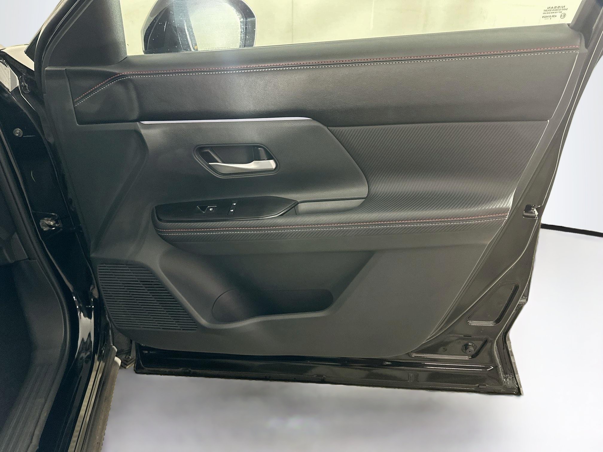 Used 2026 Nissan Kicks SR FWD image 31